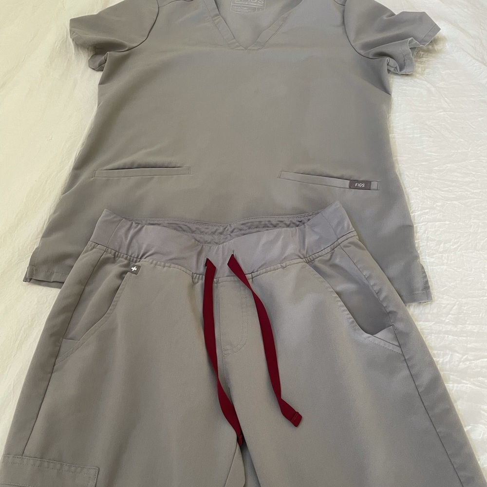 Figs scrubs grey size small/petite